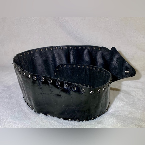 Black Patent Leather Wide Belt. Make it your own. I’ve retired this piece. - Picture 5 of 6